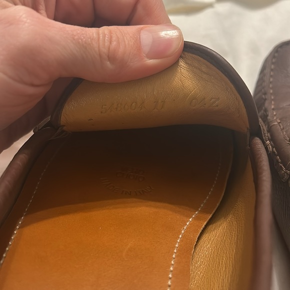 size 11 brown gucci loafers. like new - Picture 4 of 4